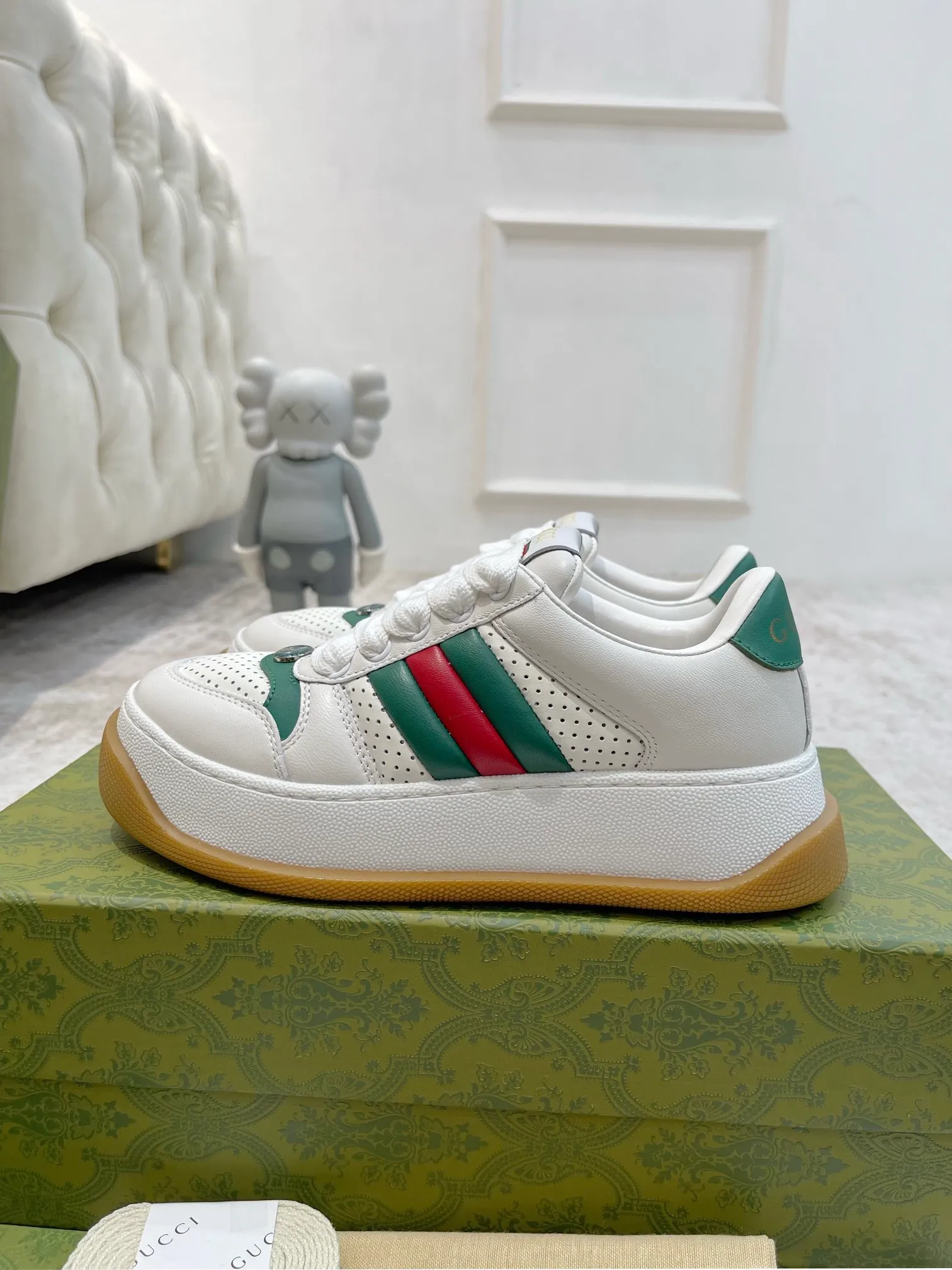 👟👟Ex-factory price 660👟👟Gucci's latest chubby thick-soled dirty shoes~~couple casual shoes, 6cm height-increasing shoes~~ The upper is stained cowhide stitched with classic double G cloth fabric, the terry cloth is delicate and sweat-absorbent and breathable, the foot pad is integrated with latex injection molding, 6cm thick T👟👟Ex-factory price U two-color sole✅ 35-40